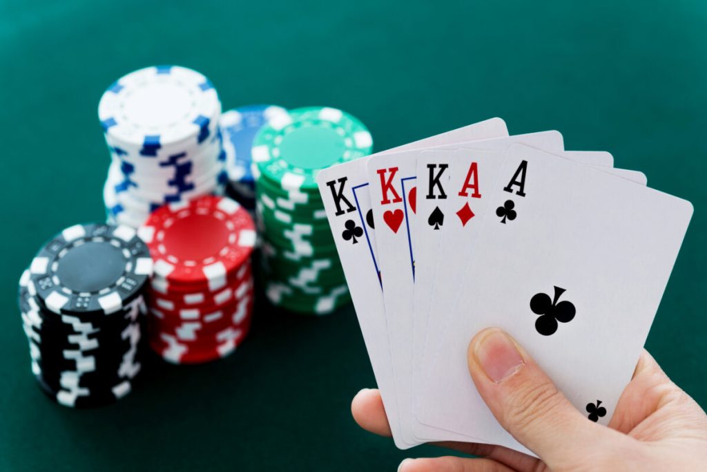 Mengesampingkan Egois Saat Dalam Bermain Poker Online
